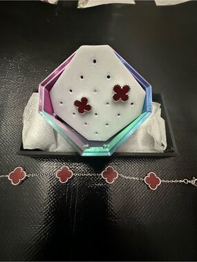 Red Clover Motif Bracelet and Stud Earrings Set NIB .925 stamped